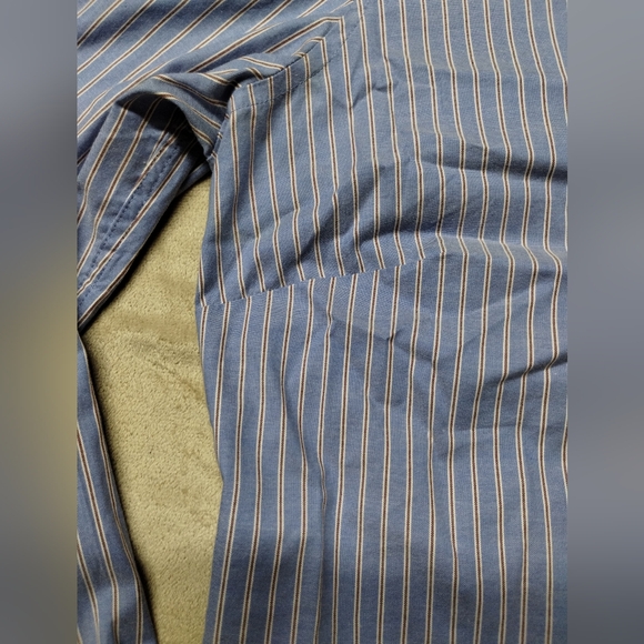 IZOD button up collared dress shirt size large - Picture 10 of 10